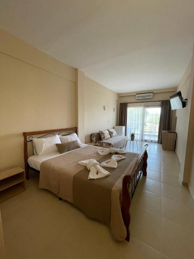 Helios Hotel ستافروس المظهر الخارجي الصورة