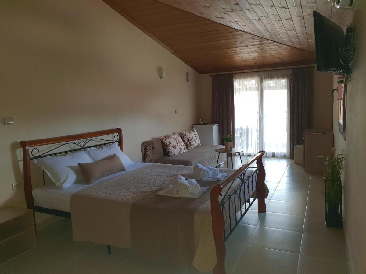 Helios Hotel ستافروس المظهر الخارجي الصورة