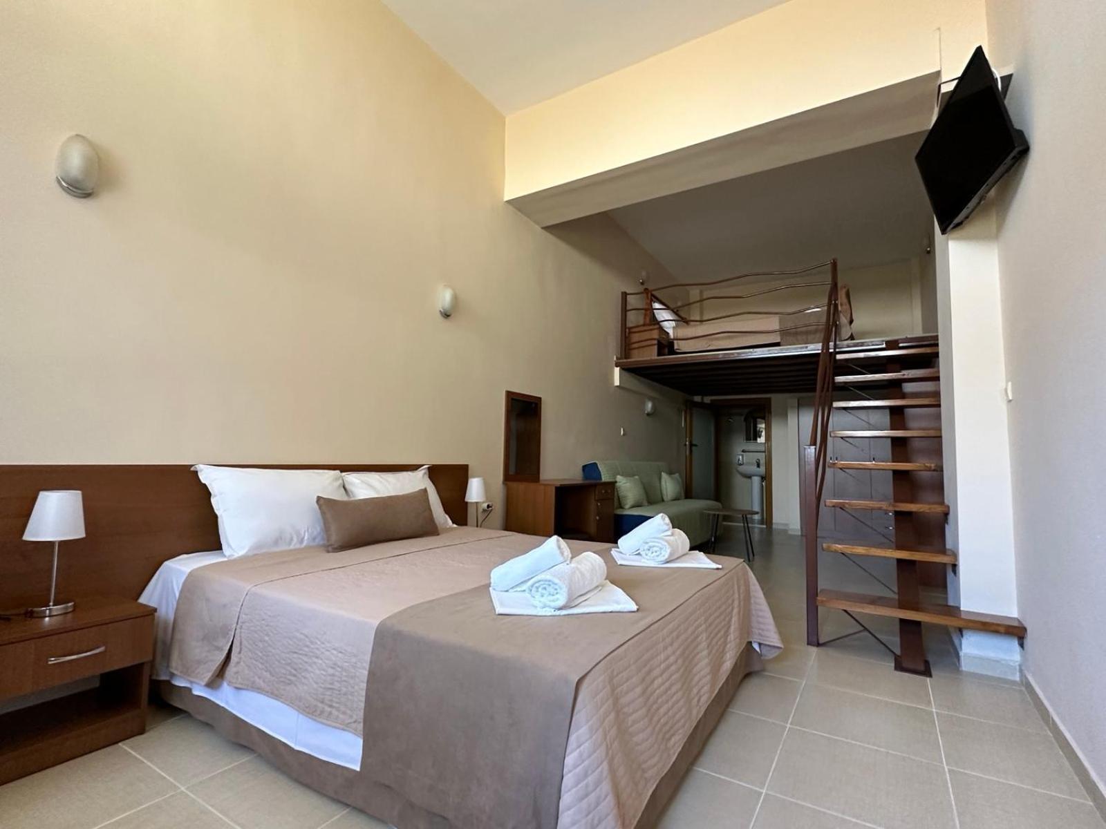 Helios Hotel ستافروس المظهر الخارجي الصورة
